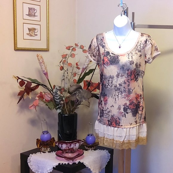 NWT Women’s Chic Beautiful Floral Printed Short Sleeve Scoop Neck Blouse Top - Picture 2 of 5